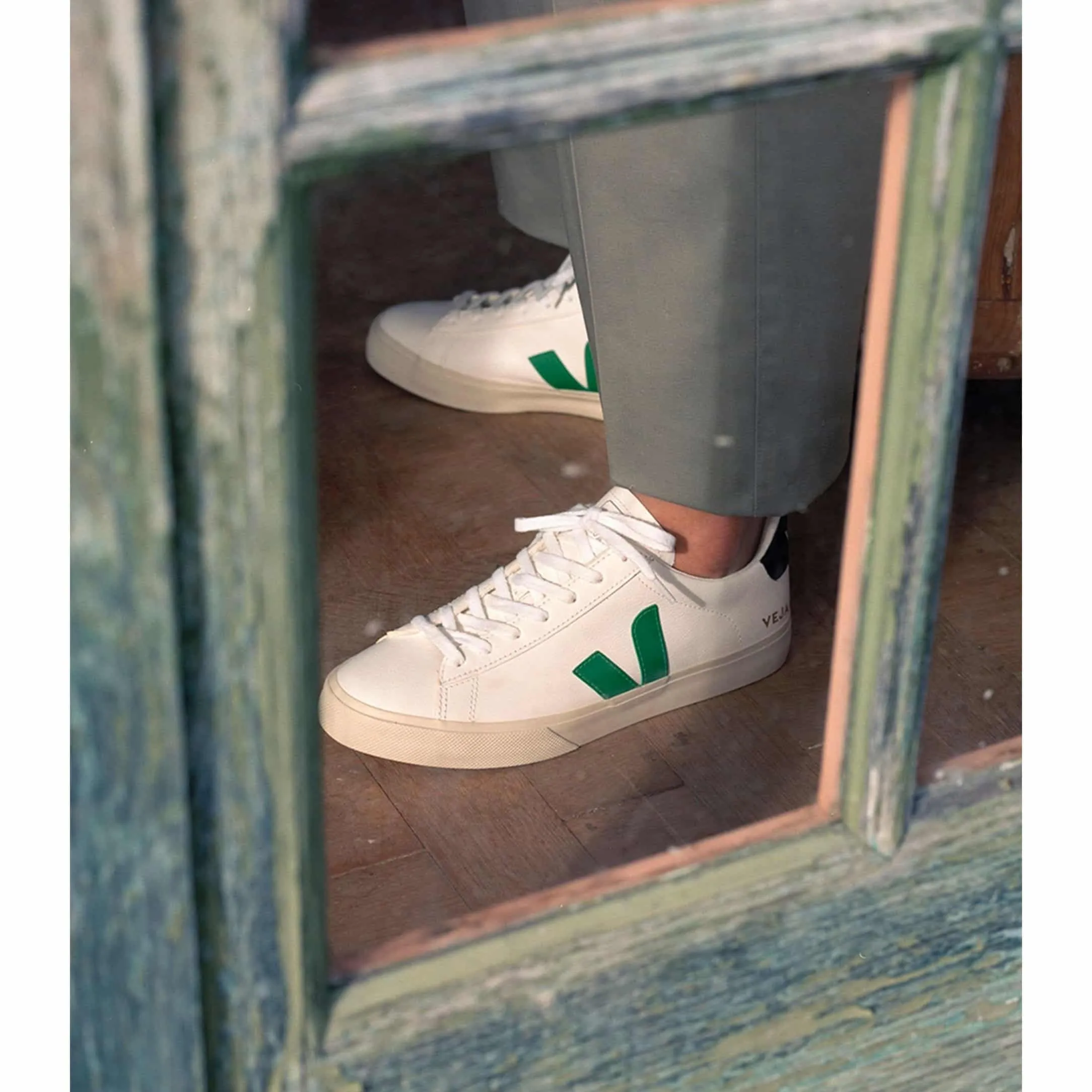 Veja Campo Chromefree Leather White Emeraude Black